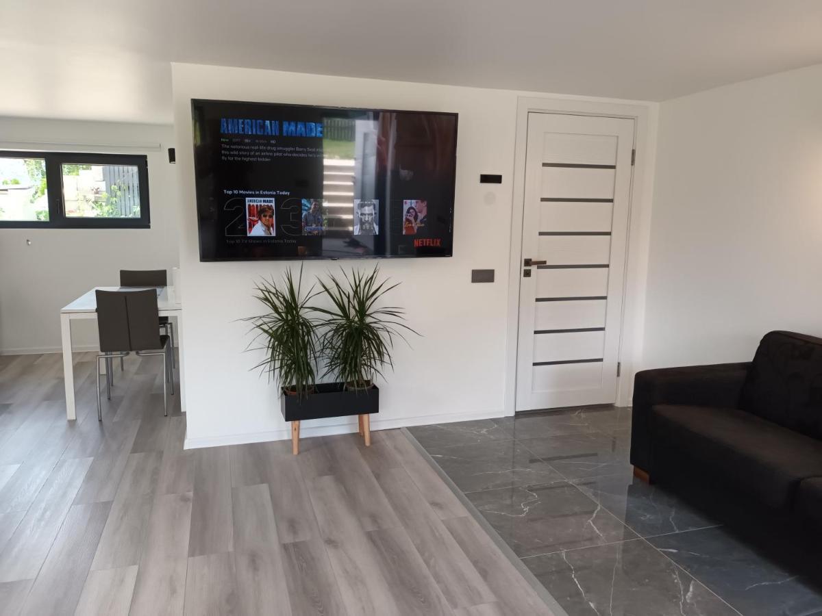 Luxury Apartment Private House And Parking Netflix Tartu Exterior photo